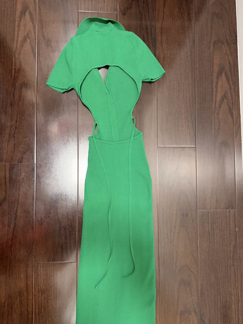 Green Ribbed Button-Front Cutout Maxi Dress - Picture 3 of 3